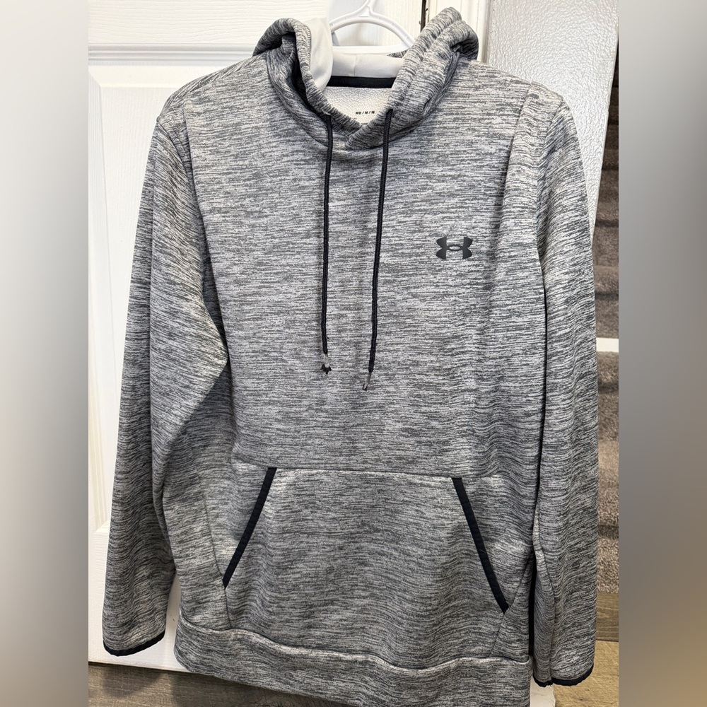 Under Armour Men’s Grey Fleece Hoodie Medium